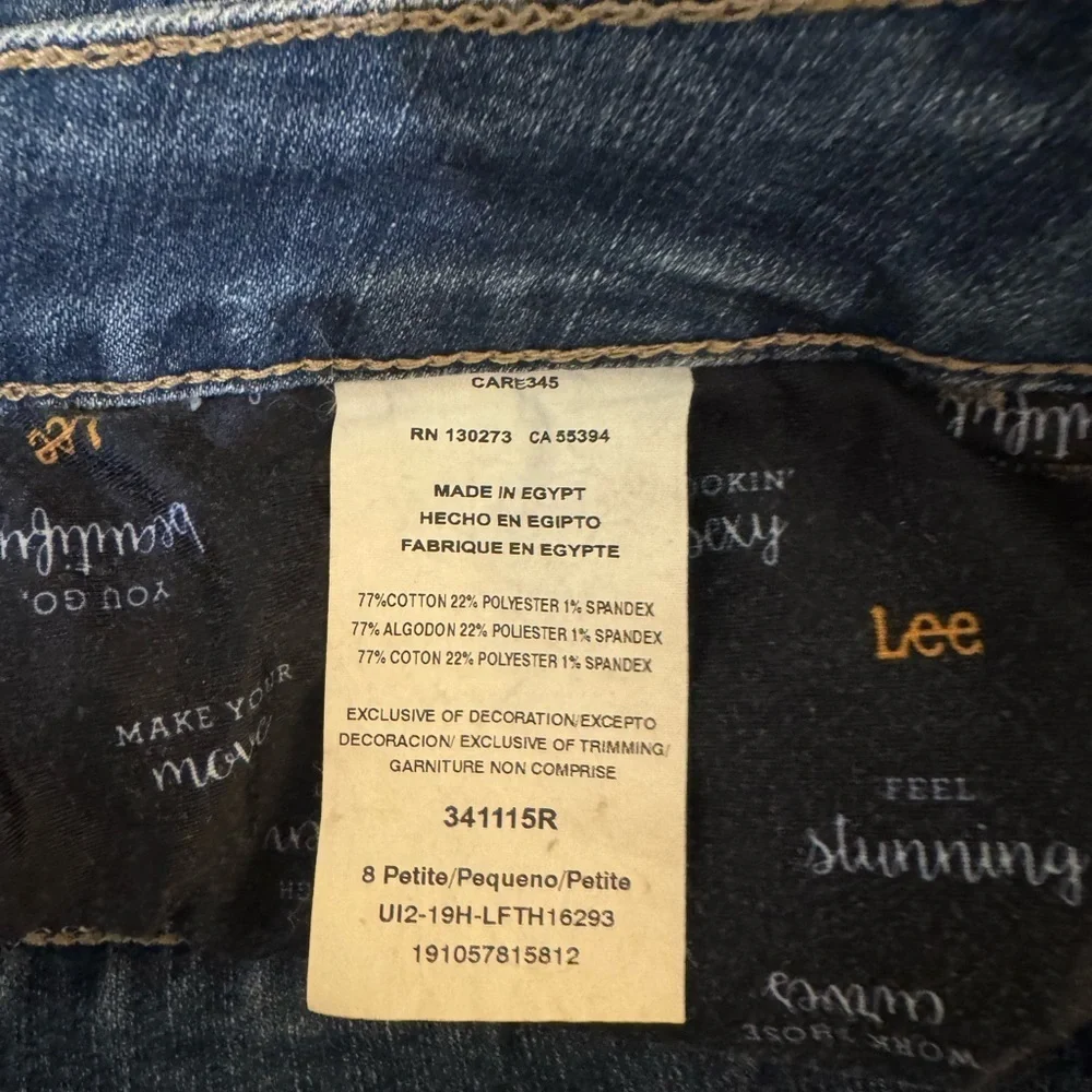Lee Size 8P Dark Wash Regular Fit Straight Leg Mid-Rise Jeans w/29" Inseam - EUC - Picture 4 of 5